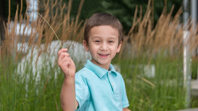 小男孩对抗罕见神经母细胞瘤的艰难旅程 小男孩对抗罕见神经母细胞瘤的艰难旅程